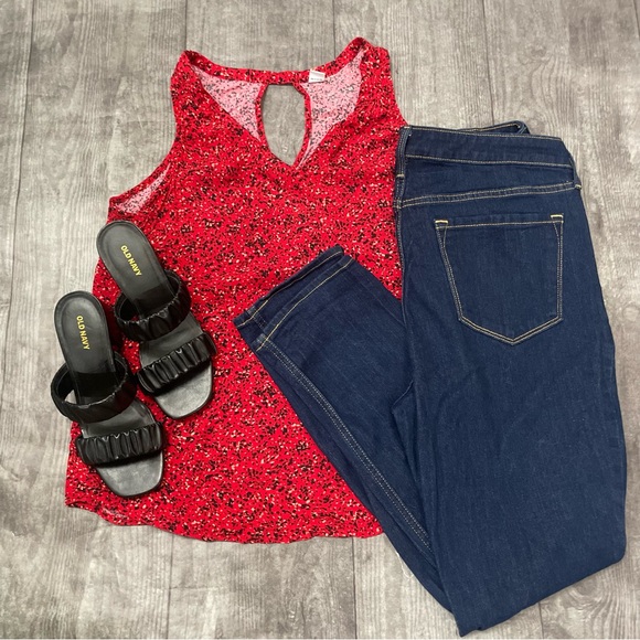 Old Navy Tops - Old Navy V-neck red printed tank